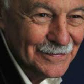 Eduardo Mendoza gana el Premio Franz Kafka 2015