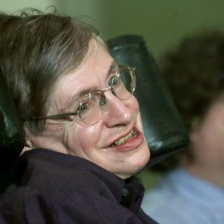 Stephen Hawking consideraría el suicidio asistido si fuese una carga