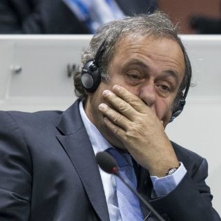 Platini cancela reunión de UEFA tras renuncia de Blatter