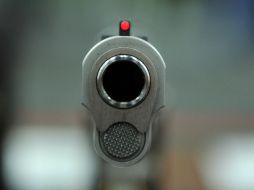 El profesor dice que siempre ha cargado el arma y lo ve natural. AFP / ARCHIVO