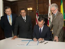 Eric Garcetti, el alcalde fue el impulsor de esta disposición. FACEBOOK / LAMayorsOffice