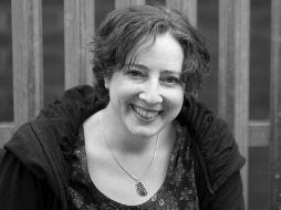 Tania Hershman compartirá su experiencia literaria junto con Paul McVeigh. ESPECIAL / taniahershman.com