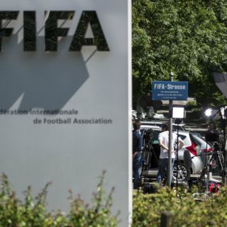 Revelan pago a Irlanda para no pelear por mano de Henry