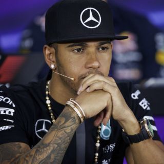 Lewis Hamilton asegura que no hay problemas con su equipo