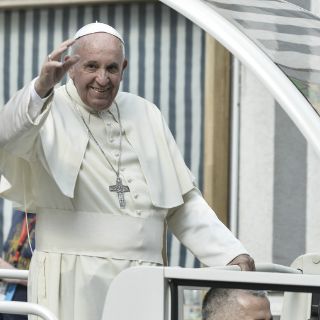 Traficantes de armas auspician la guerra: Papa Francisco