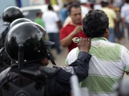 Solicitan a la CNTE que 'continúe en su lucha por la vía pacífica'. AFP / ARCHIVO
