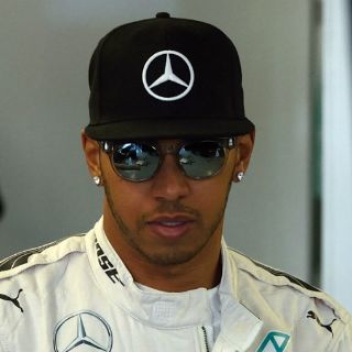 Hamilton logra la 'pole' en Montreal