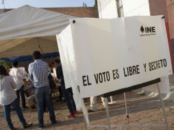 Los tres estados han iniciado el proceso electoral en las casillas instaladas en cada entidad, sin registrar incidentes por el momento. NTX / I. Hernandez