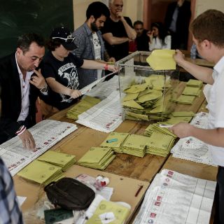Cierran los colegios electorales en Turquía