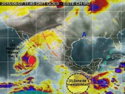 El meteoro se ubica a 190 kilómetros al norte de Isla Socorro, Colima y a 290 km al sur-suroeste de Los Cabos. ESPECIAL / smn.cna.gob.mx