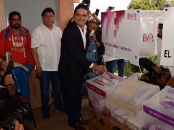 El candidato del PRD por el gobierno de Michoacán estará en la ciudad de Morelia hasta que se den a conocer los primeros resultados. FACEBOOK / Silvano Aureoles Conejo