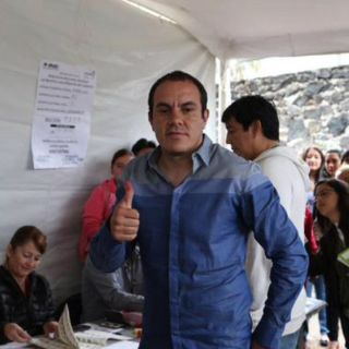 Cuauhtémoc Blanco se presenta a ejercer su voto