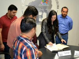 Zepeda (c) dijo que irá al Instituto local para ver qué pasó. TWITTER / @ieecolima