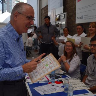 Guillermo Martínez vota; espera transparencia