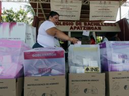 En 33 casillas se detectó la ausencia prolongada de funcionarios de casilla. AFP / H. Guerrero