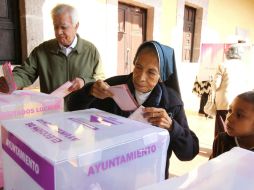 Se pidió a la ciudadanía participar de forma informada y no ceder a las presiones de 'grupos enmascarados'. EFE / U. Ruiz