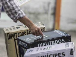 El dirigente nacional de Morena señaló que entregan 300 pesos a quienes votan a favor del PRD. EL INFORMADOR / R. Tamayo