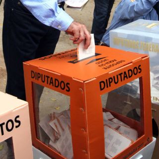 Tras oficiar misa, Norberto Rivera acude a votar