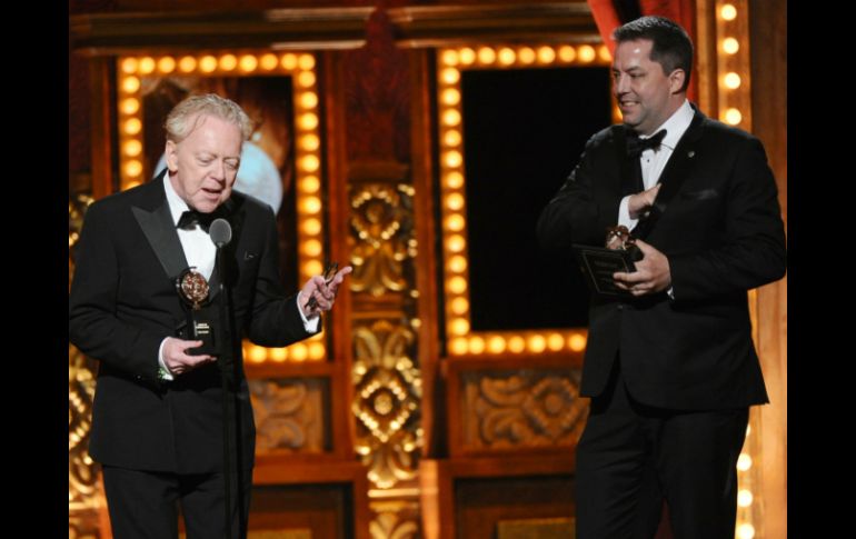 La obra 'The Curious Incident for the Dog in the Night-Time' ganó la estatuilla por mejor obra de teatro del año. AP / C. Sykes