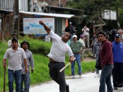 Los federales estuvieron retenidos por casi seis horas, en respuesta a las aprehensiones hechas por la dependencia. AP / F. Márquez