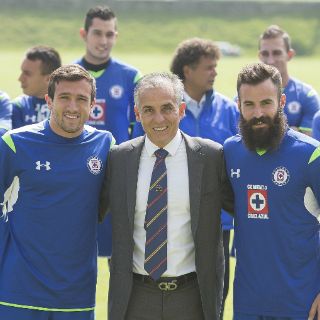 Bueno, Amione y Crosas son presentados en Cruz Azul