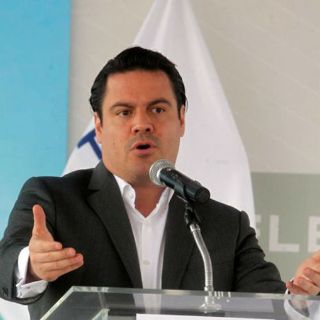 Aristóteles felicita a Enrique Alfaro; alista cambios en gabinete