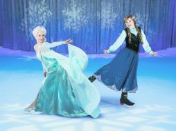 Las protagonistas: Elsa, la reina, y Anna, la princesa. ESPECIAL / Frozen on ice