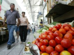 Entre los productos que registran las mayores bajas en sus precios está el jitomate, con 12.58 por ciento. EL INFORMADOR / ARCHIVO