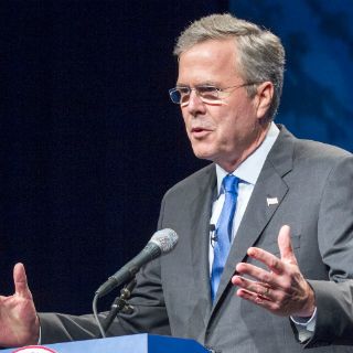 Jeb Bush evoca a su padre y su papel entre EU y Alemania