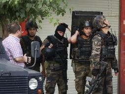 El tiroteo, resguardado por la armada turca, genera un nuevo brote de la violencia entre kurdos marxistas e islamistas. EFE / E. Tazegul