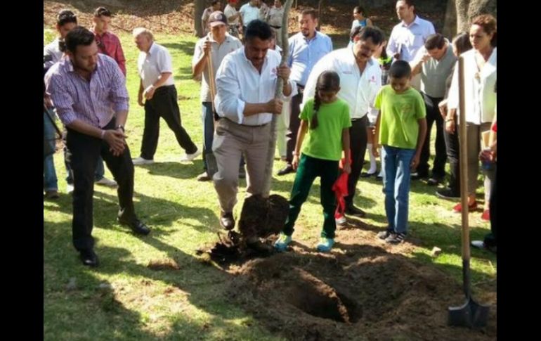 El presidente municipal exhorta a los tapatíos a cuidar los espacios verdes de la ciudad. TWITTER / @AytoGDL