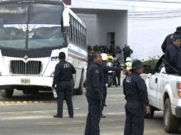 Los policías mantienen sus operativos de seguridad en oficinas de la secretaría estatal de Educación y plazas comerciales. EFE / ARCHIVO