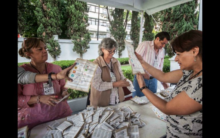 Ambos candidatos se declaran vencedores en la contienda por una escasa diferencia de votos. SUN / ARCHIVO
