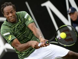 Gael Monfils regresa una bola a Andreas Haider-Maurer, durante su partido de ayer. EFE / m. murat