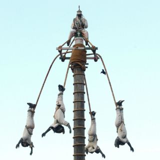 Voladores de Papantla llevan su arte a Inglaterra