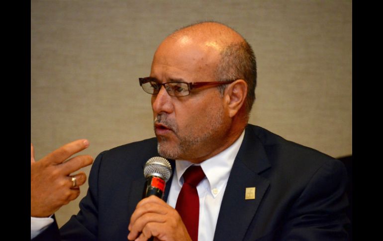 El coordinador general de Transparencia e Información Pública, Guillermo Muñoz,  recibió el resultado de la evaluación 2015. ESPECIAL / Gobierno de Jalisco