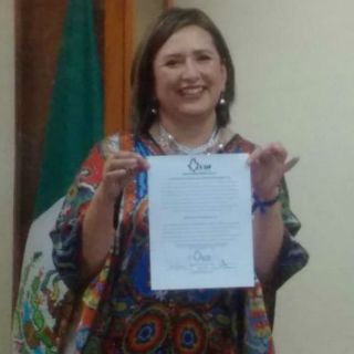 Lobo, Gálvez y Monreal reciben constancia de mayoría