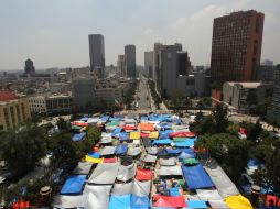 Vista general del plantón de la CNTE en la explanada del Monumento a la Revolución. EFE / M. Guzmán