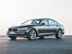 Entre los cambios destaca el uso de la tecnología BMW EfficientLightweight: Carbon Core, en su construcción. ESPECIAL / BMW