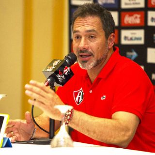 Atlas entrena con algunos refuerzos