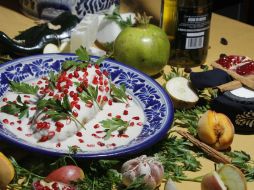 Una alimentación adecuada consta de desayuno, comida y cena, los cuales deben incluir proteínas, grasas y carbohidratos. NTX / ARCHIVO