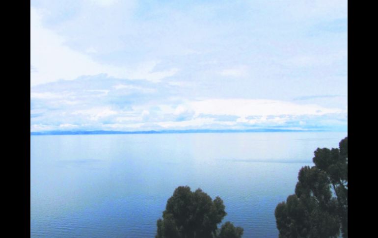 Al paso. Un día cualquiera  en el Lago Titicaca. EL INFORMADOR / P. Fernández