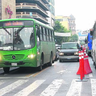 Cierres en 16 de Septiembre vuelven lento el tránsito