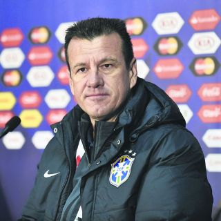 Brasil inicia su camino en busca de la redención