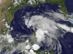 El sistema de baja presión abarca una gran extensión de una zona cercana a la Península de Yucatán. TWITTER / @NWSNHC