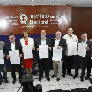 El IEPC entrega constancia de mayoría a alcaldes electos