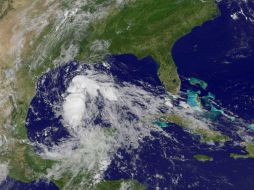 El fenómeno podría llegar a las costas de Texas esta noche o mañana convertida en depresión o tormenta tropical. AFP /