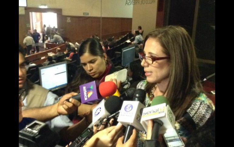 La diputada Fabiola Loya, de MC dijo no ver la razón por la que no se halla el archivo anexo en el punto de acuerdo. TWITTER / @DipCiudadanos