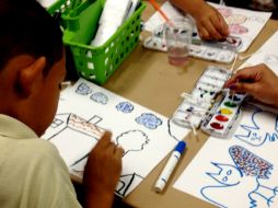 El difícil proceso había desanimado a cientos de miles de menores migrantes a ir a la escuela. EFE / ARCHIVO