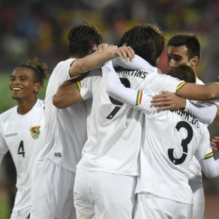 Bolivia vence a Ecuador
